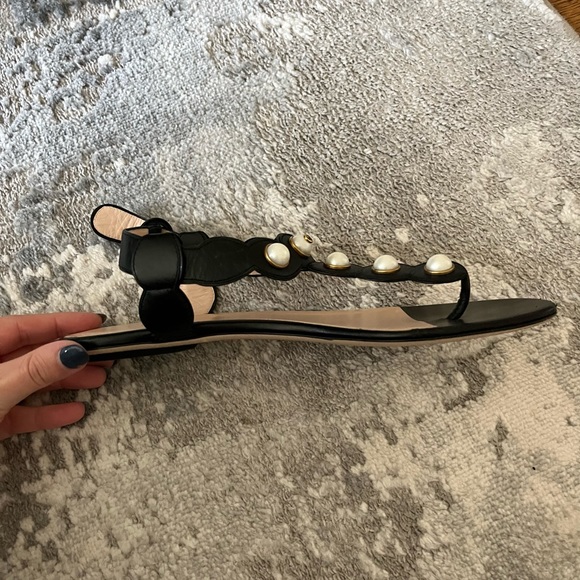 Gucci Pearl t-strap Sandals - size 39.5 - like new! - Picture 2 of 8